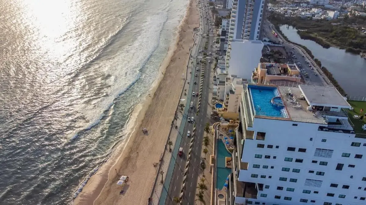Depa In The Malecon In Front Of The Tm Stadium - Central 1906 Mazatlan Apartment